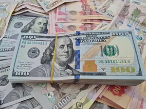 ارتفاع أسعار الدولار مقابل الدينار العراقي في بغداد اليوم الخميس 28 آب 2025